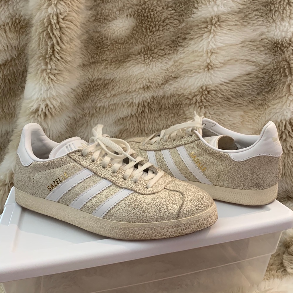 Adidas Gazelle neutral cream/white color